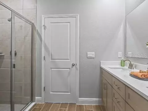 Bath - 629 Broadoak Dr, Dundee, FL 33838 photo 2 of 4