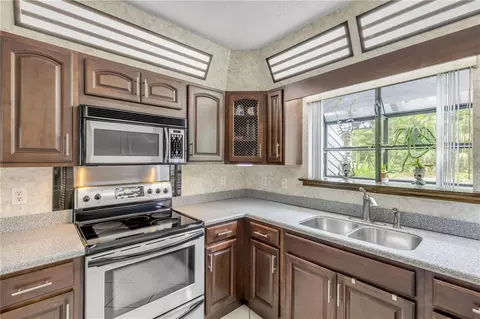 Kitchen - 70 Timberlake Ln, Ormond Beach, FL 32174 photo 2 of 4