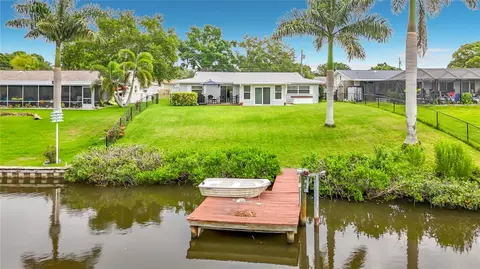 Exterior - 508 Shore Dr, Largo, FL 33771 photo 7 of 7