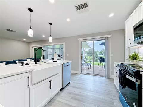 Kitchen - 508 Shore Dr, Largo, FL 33771 photo 3 of 4