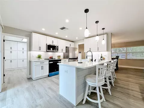 Kitchen - 508 Shore Dr, Largo, FL 33771 photo 2 of 4