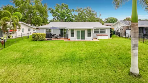 Exterior - 508 Shore Dr, Largo, FL 33771 photo 5 of 7