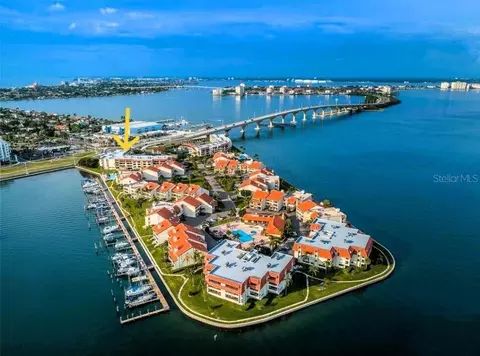 106 1st St E #215, Saint Petersburg, FL 33715