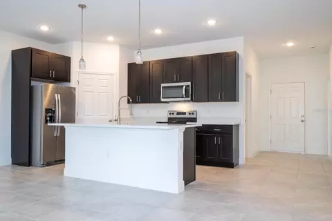 Kitchen - 5010 SW 155th Loop, Ocala, FL 34473 photo 11 of 11