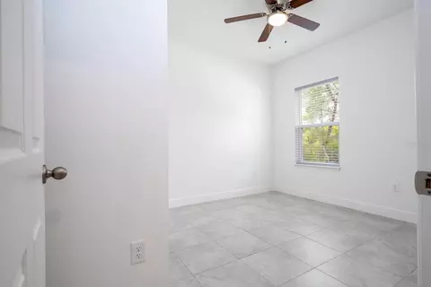 Bedroom - 5010 SW 155th Loop, Ocala, FL 34473 photo 7 of 17