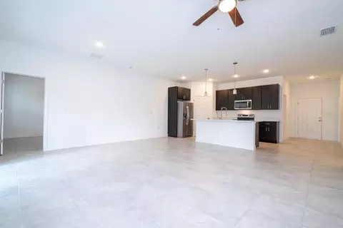 Living - 5010 SW 155th Loop, Ocala, FL 34473 photo 2 of 5