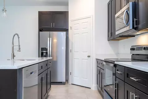 Kitchen - 5010 SW 155th Loop, Ocala, FL 34473 photo 2 of 11