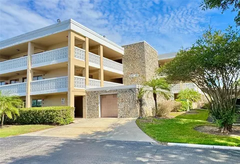 5080 Locust St NE #219, Saint Petersburg, FL 33703