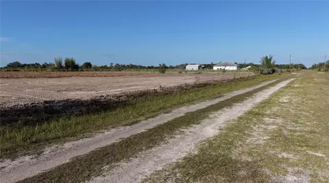 19039 NW 252nd St, Okeechobee, FL 34972 photo 4