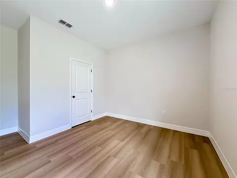 Bedroom - 31825 Nutmeg Ave, Eustis, FL 32736 photo 8 of 15