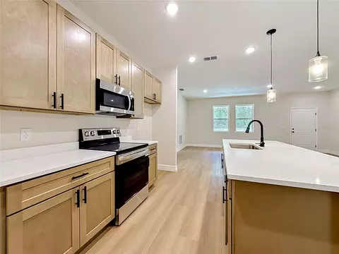 Kitchen - 31825 Nutmeg Ave, Eustis, FL 32736 photo 3 of 5