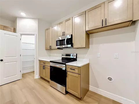 Kitchen - 31825 Nutmeg Ave, Eustis, FL 32736 photo 2 of 5
