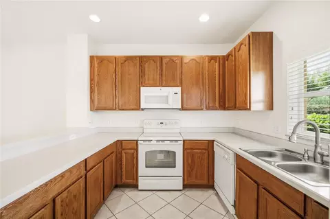 Kitchen - 456 Scarlatti Ct, Ocoee, FL 34761 photo 2 of 3