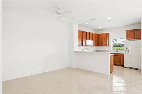 Living - 456 Scarlatti Ct, Ocoee, FL 34761 photo 2 of 3