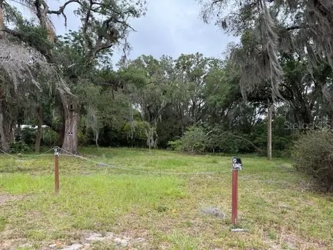 412 York St, Wildwood, FL 34785