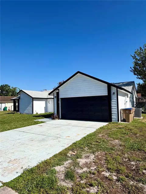 303 Silk Oak Dr, Kissimmee, FL 34743