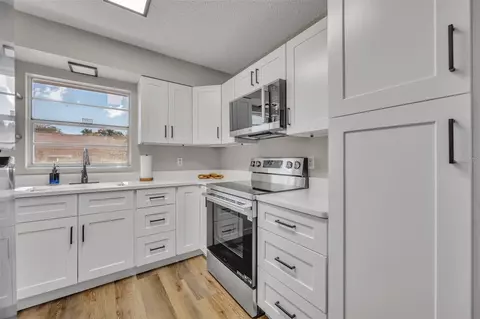 2 Villa Villar Ct #20, Deland, FL 32724