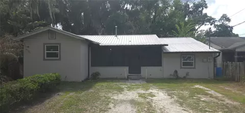 210 S 15th St, Palatka, FL 32177