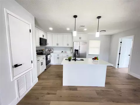 Kitchen - 2952 Morris Dr, Bartow, FL 33830 photo 3 of 3