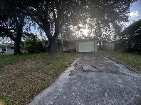 120 N Hilltop Dr, Titusville, FL 32796