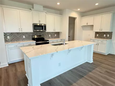 Kitchen - 7497 Catania Loop, Clermont, FL 34714 photo 1 of 2