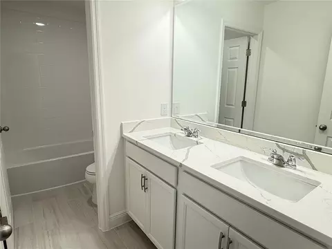 Bath - 7497 Catania Loop, Clermont, FL 34714 photo 2 of 4