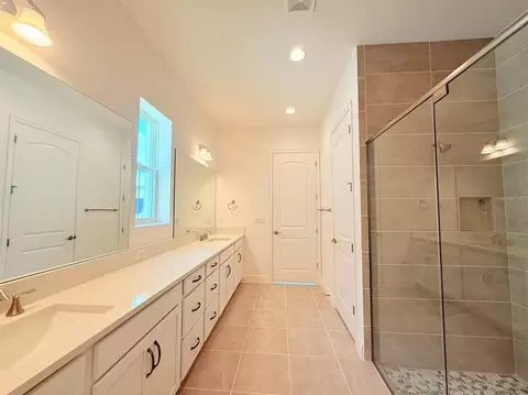 Bath - 5019 Dancy Ln, Saint Cloud, FL 34772 photo 2 of 6