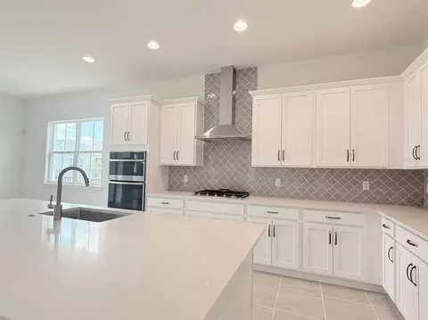 Kitchen - 5019 Dancy Ln, Saint Cloud, FL 34772 photo 8 of 8