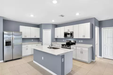 Kitchen - 3809 Ambersweet Xing, Parrish, FL 34219 photo 1 of 2