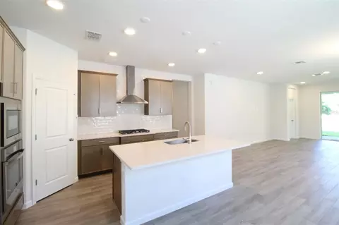 Kitchen - 1296 Hyde St, Saint Cloud, FL 34771 photo 1 of 2