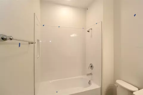 Bath - 1296 Hyde St, Saint Cloud, FL 34771 photo 4 of 4