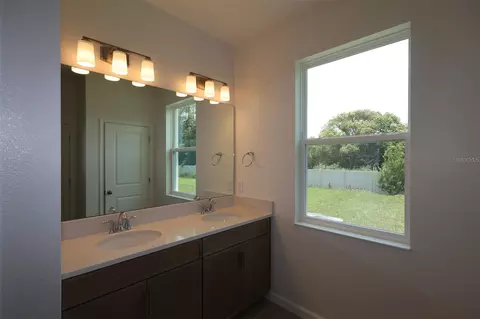 Bath - 1296 Hyde St, Saint Cloud, FL 34771 photo 2 of 3