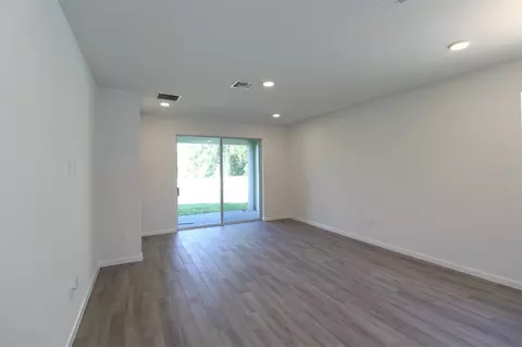 Living - 1296 Hyde St, Saint Cloud, FL 34771 photo 3 of 4