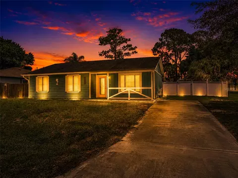 1385 Gillott St NW, Palm Bay, FL 32907