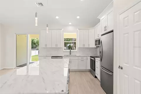Kitchen - 247 Debary Dr, Debary, FL 32713 photo 1 of 3