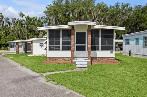 13 Cocos Plumosa Dr #B, Eustis, FL 32726