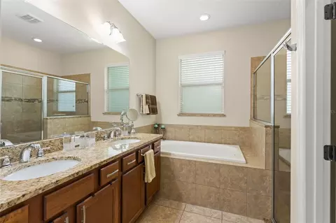 Bath - 4034 Creswick Cir, Orlando, FL 32829 photo 1 of 3