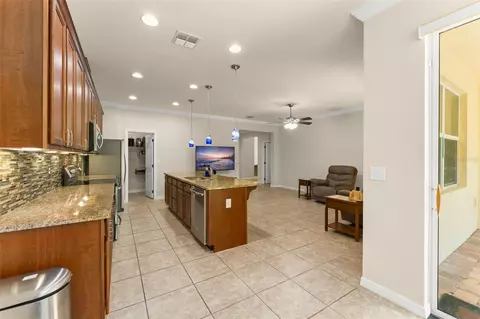 Kitchen - 4034 Creswick Cir, Orlando, FL 32829 photo 8 of 8