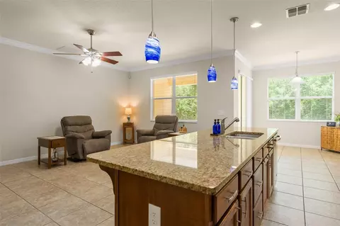 Kitchen - 4034 Creswick Cir, Orlando, FL 32829 photo 3 of 8