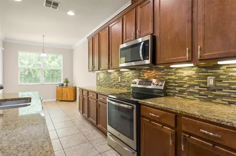 Kitchen - 4034 Creswick Cir, Orlando, FL 32829 photo 5 of 8