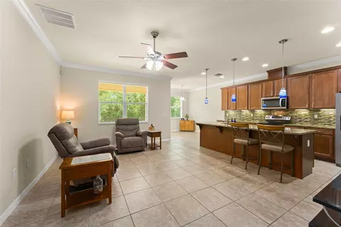 Living - 4034 Creswick Cir, Orlando, FL 32829 photo 1 of 5