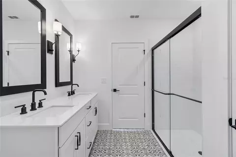 Bath - 8238 Eldron Pl, Dunnellon, FL 34434 photo 1 of 3