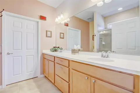 Bath - 9673 SW 63rd Loop, Ocala, FL 34481 photo 1 of 3