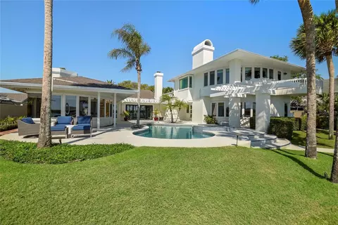 1215 Commodore Dr, New Smyrna Beach, FL 32168