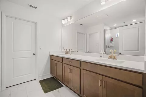 Bath - 1304 Silo Dr, Saint Cloud, FL 34771 photo 4 of 4