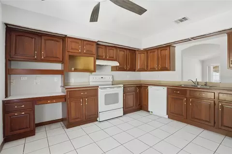 Kitchen - 112 Augusta Cir, Saint Cloud, FL 34769 photo 3 of 3