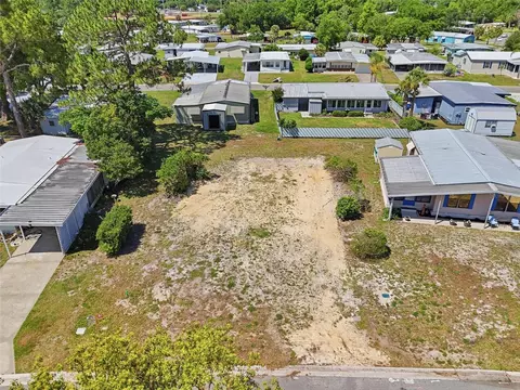 1223 Nassau Cir, Tavares, FL 32778