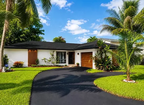 7551 SW 42nd Pl, Davie, FL 33314