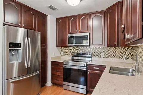 Kitchen - 668 Olympic Dr #1, Ocoee, FL 34761 photo 3 of 4