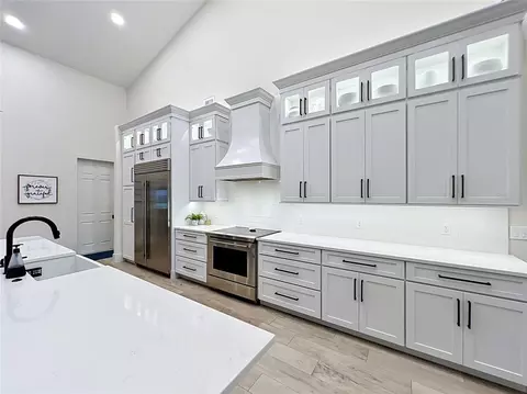 Kitchen - 34449 Parkview Ave, Eustis, FL 32736 photo 8 of 12